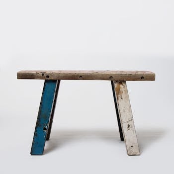 “Creative Furniture: Upcycling and Natural Designs”